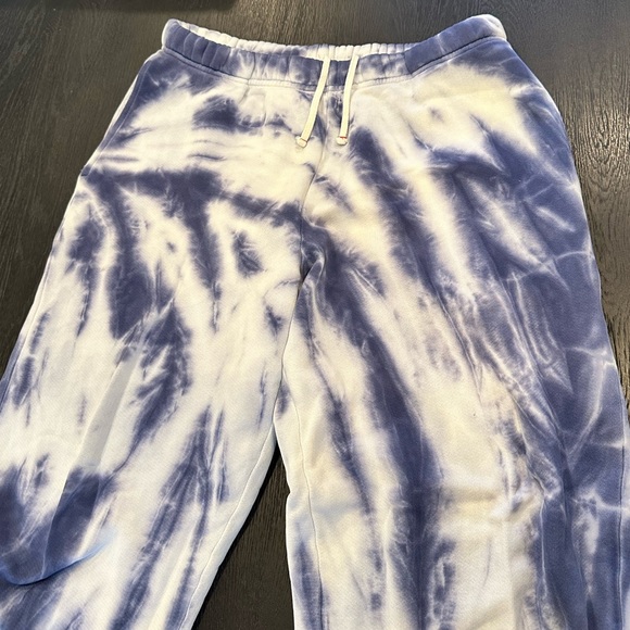 Men’s Les Tien Navy Blue & Ivory Tie Dye Sweatpants - Picture 8 of 10